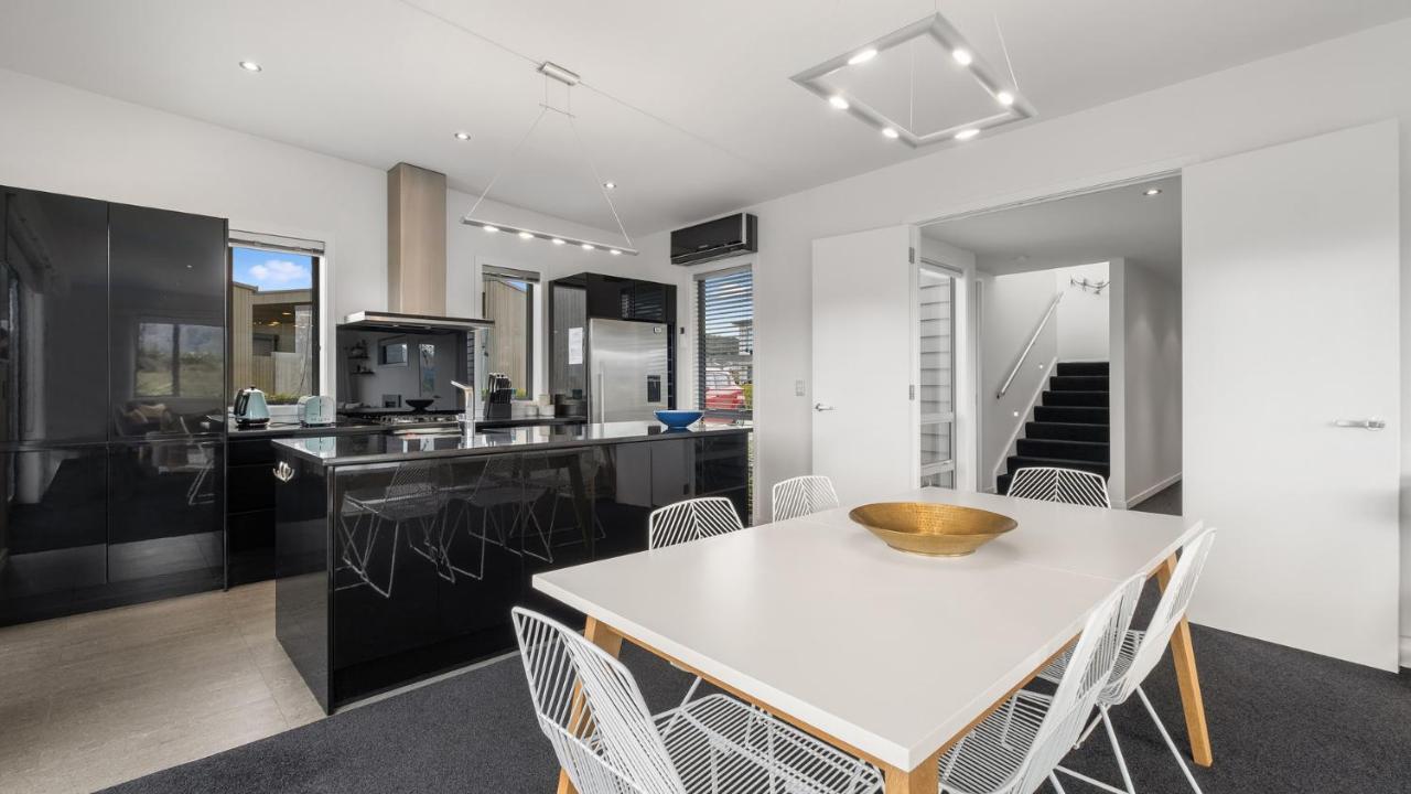Villa Infinity And Beyond à Wanaka Extérieur photo